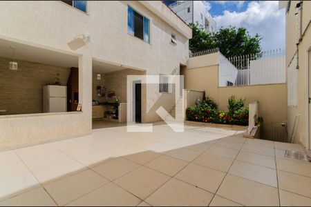 Casa à venda com 240m², 3 quartos e 2 vagas Casa à venda com 240m², 3 quartos e 2 vagasQuintal