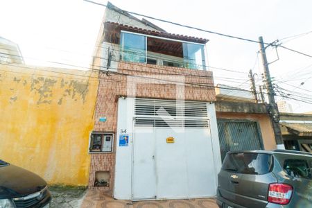 Casa à venda com 150m², 3 quartos e 1 vaga Casa à venda com 150m², 3 quartos e 1 vagaFachada