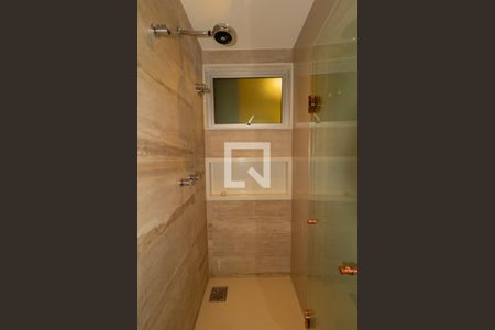 Apartamento à venda com 260m², 3 quartos e 2 vagas Apartamento à venda com 260m², 3 quartos e 2 vagasDetalhe do banheiro da suíte 2