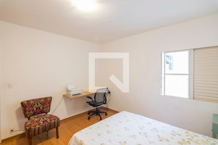 Casa à venda com 217m², 3 quartos e 4 vagas Casa à venda com 217m², 3 quartos e 4 vagasQuarto 2