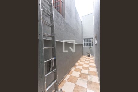 Casa à venda com 188m², 3 quartos e 2 vagasCorredor externo