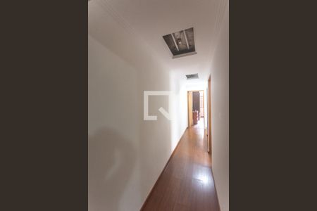 Casa à venda com 188m², 3 quartos e 2 vagasCorredor interno