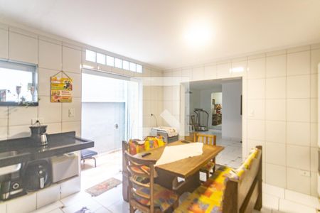 Casa à venda com 188m², 3 quartos e 2 vagasCozinha