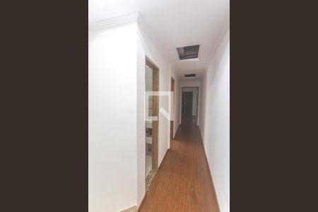 Casa à venda com 188m², 3 quartos e 2 vagasCorredor interno