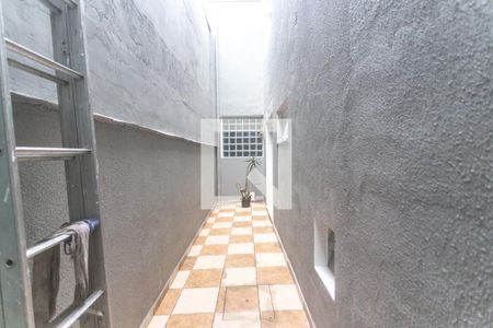 Casa à venda com 188m², 3 quartos e 2 vagasCorredor externo