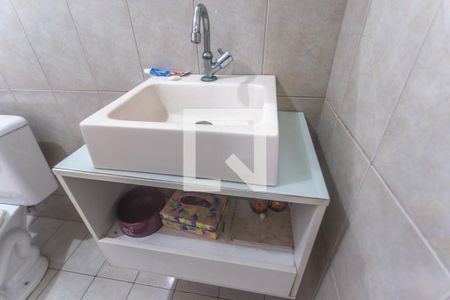 Casa à venda com 188m², 3 quartos e 2 vagasBanheiro social