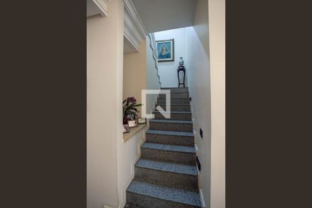 Casa à venda com 386m², 9 quartos e 4 vagasEscada