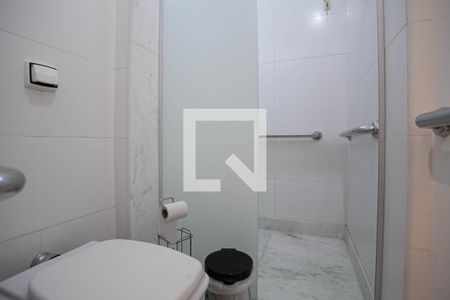 Casa à venda com 386m², 9 quartos e 4 vagasBanheiro social 2