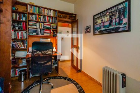 Casa à venda com 120m², 3 quartos e 2 vagas Casa à venda com 120m², 3 quartos e 2 vagasEscritório