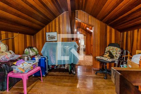 Casa à venda com 120m², 3 quartos e 2 vagas Casa à venda com 120m², 3 quartos e 2 vagasSotão