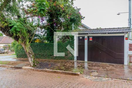 Casa à venda com 120m², 3 quartos e 2 vagas Casa à venda com 120m², 3 quartos e 2 vagasFachada