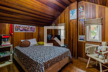 Casa à venda com 120m², 3 quartos e 2 vagas Casa à venda com 120m², 3 quartos e 2 vagasSotão