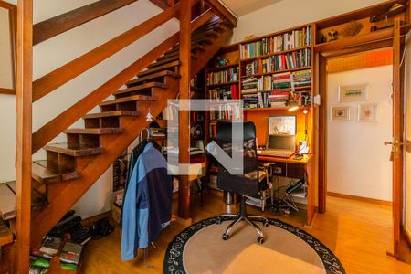 Casa à venda com 120m², 3 quartos e 2 vagas Casa à venda com 120m², 3 quartos e 2 vagasEscritório