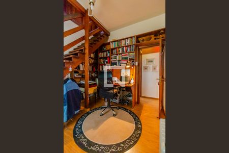 Casa à venda com 120m², 3 quartos e 2 vagas Casa à venda com 120m², 3 quartos e 2 vagasEscritório