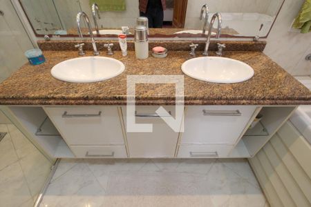 Casa para alugar com 360m², 4 quartos e 4 vagasSuíte 1