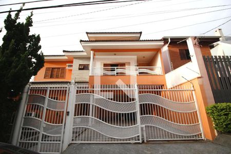 Casa para alugar com 360m², 4 quartos e 4 vagasFachada