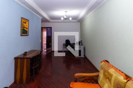 Casa à venda com 300m², 4 quartos e 7 vagas Casa à venda com 300m², 4 quartos e 7 vagasEscritório