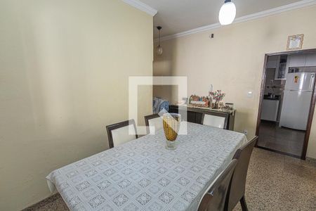 Casa à venda com 360m², 4 quartos e 4 vagas Casa à venda com 360m², 4 quartos e 4 vagasCopa