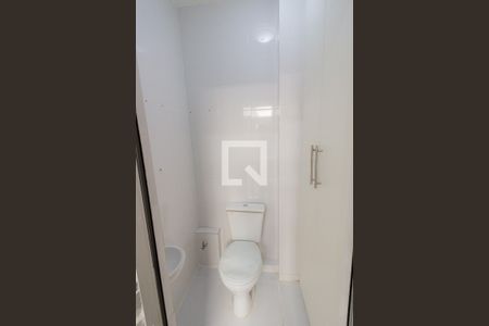 Casa de condomínio à venda com 117m², 3 quartos e 2 vagas Casa de condomínio à venda com 117m², 3 quartos e 2 vagasBanheiro de Serviço