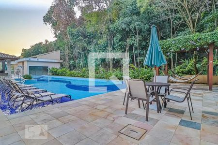 Casa de condomínio à venda com 117m², 3 quartos e 2 vagas Casa de condomínio à venda com 117m², 3 quartos e 2 vagasPiscina