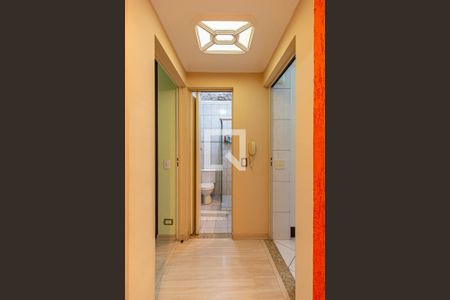 Corredor de apartamento para alugar com 2 quartos, 63m² em Vila Scarpelli, Santo André