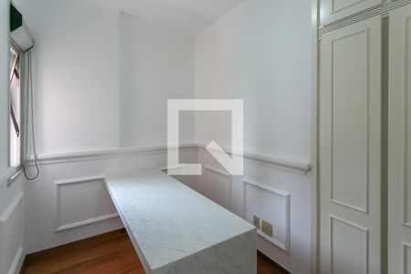 Quarto 1 de apartamento para alugar com 3 quartos, 90m² em Savassi, Belo Horizonte