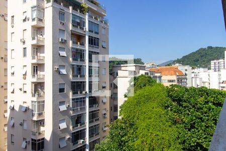 Apartamento à venda com 250m², 4 quartos e 2 vagas Apartamento à venda com 250m², 4 quartos e 2 vagasVista