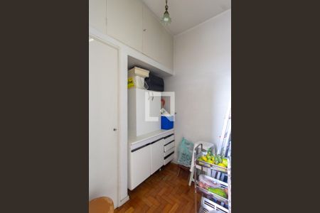 Apartamento à venda com 250m², 4 quartos e 2 vagas Apartamento à venda com 250m², 4 quartos e 2 vagasQuarto de Serviço 2