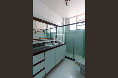 Apartamento à venda com 250m², 4 quartos e 2 vagas Apartamento à venda com 250m², 4 quartos e 2 vagasBanheiro 2