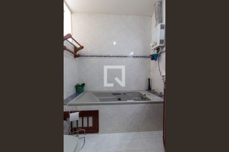 Apartamento à venda com 250m², 4 quartos e 2 vagas Apartamento à venda com 250m², 4 quartos e 2 vagasBanheiro 1