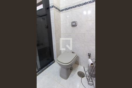 Apartamento à venda com 250m², 4 quartos e 2 vagas Apartamento à venda com 250m², 4 quartos e 2 vagasBanheiro 1