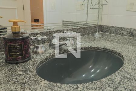 Apartamento à venda com 200m², 3 quartos e 3 vagasBanheiro Suíte 1