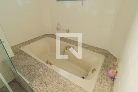 Apartamento à venda com 200m², 3 quartos e 3 vagasBanheiro Suíte 3
