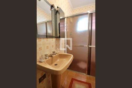 Casa à venda com 226m², 3 quartos e 2 vagasBanheiro Social