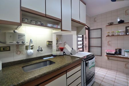 Casa à venda com 226m², 3 quartos e 2 vagasCozinha