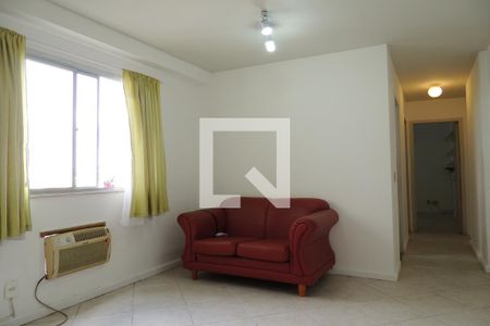 Sala de apartamento para alugar com 2 quartos, 50m² em Anil, Rio de Janeiro