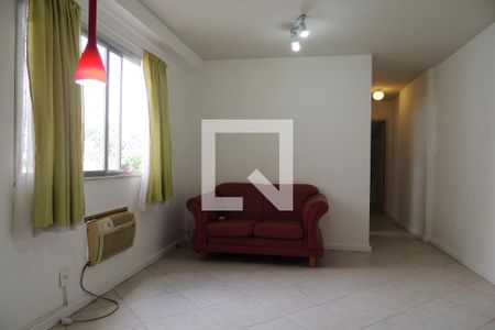 Sala de apartamento para alugar com 2 quartos, 50m² em Anil, Rio de Janeiro