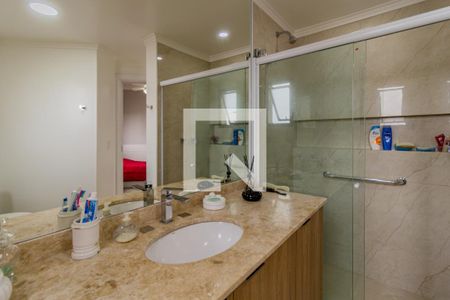 Apartamento à venda com 244m², 3 quartos e 4 vagasBanheiro da Suíte 2