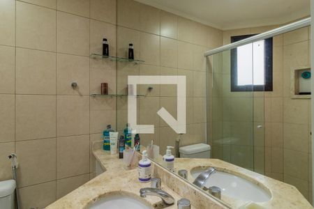 Apartamento à venda com 244m², 3 quartos e 4 vagasBanheiro da Suíte 3