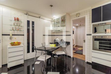 Apartamento à venda com 244m², 3 quartos e 4 vagasCozinha