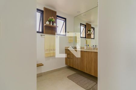 Apartamento à venda com 244m², 3 quartos e 4 vagasBanheiro da Suíte 2