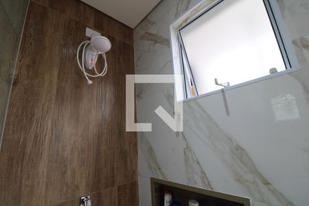 Casa à venda com 320m², 4 quartos e 2 vagasChuveiro banheiro da piscina