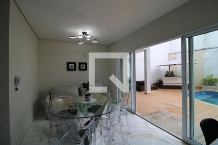 Casa à venda com 320m², 4 quartos e 2 vagasCozinha