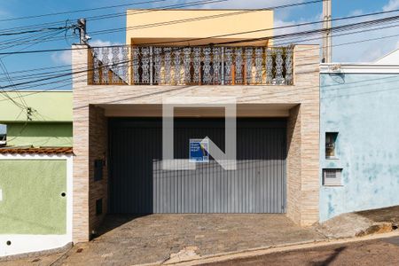 Casa para alugar com 260m², 4 quartos e 2 vagasFachada