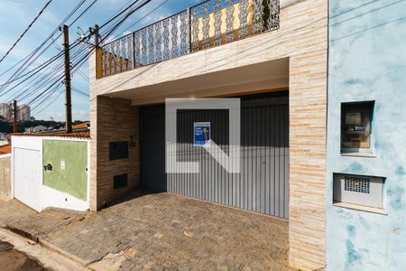 Casa para alugar com 260m², 4 quartos e 2 vagasFachada