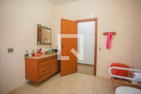Casa à venda com 264m², 3 quartos e 2 vagas Casa à venda com 264m², 3 quartos e 2 vagasBanheiro Suíte