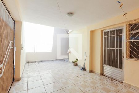 Casa à venda com 100m², 3 quartos e 1 vagaGaragem - Quintal 