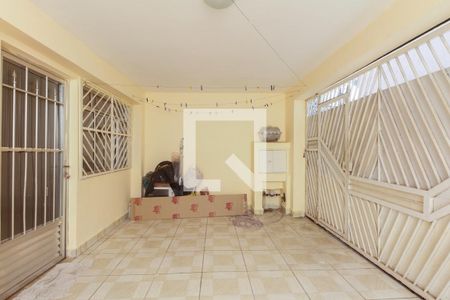 Casa à venda com 100m², 3 quartos e 1 vagaGaragem - Quintal 