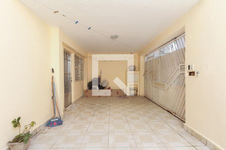 Casa à venda com 100m², 3 quartos e 1 vagaGaragem - Quintal 