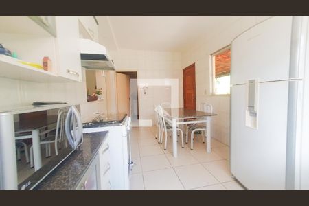 Casa à venda com 333m², 3 quartos e 3 vagasCozinha
